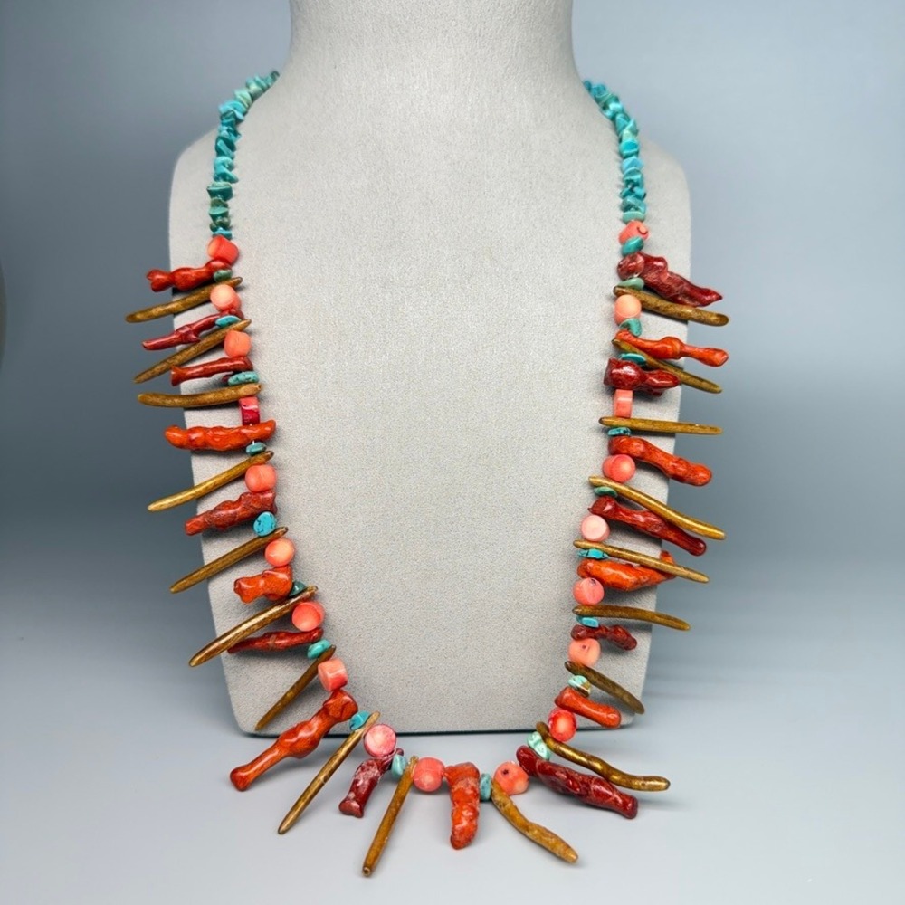 Vintage Southwestern Red Coral Gold Coral and Howlite Chip Fringe Necklace 26"